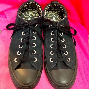 Women’s Black Converse. Size 9. Madison style.